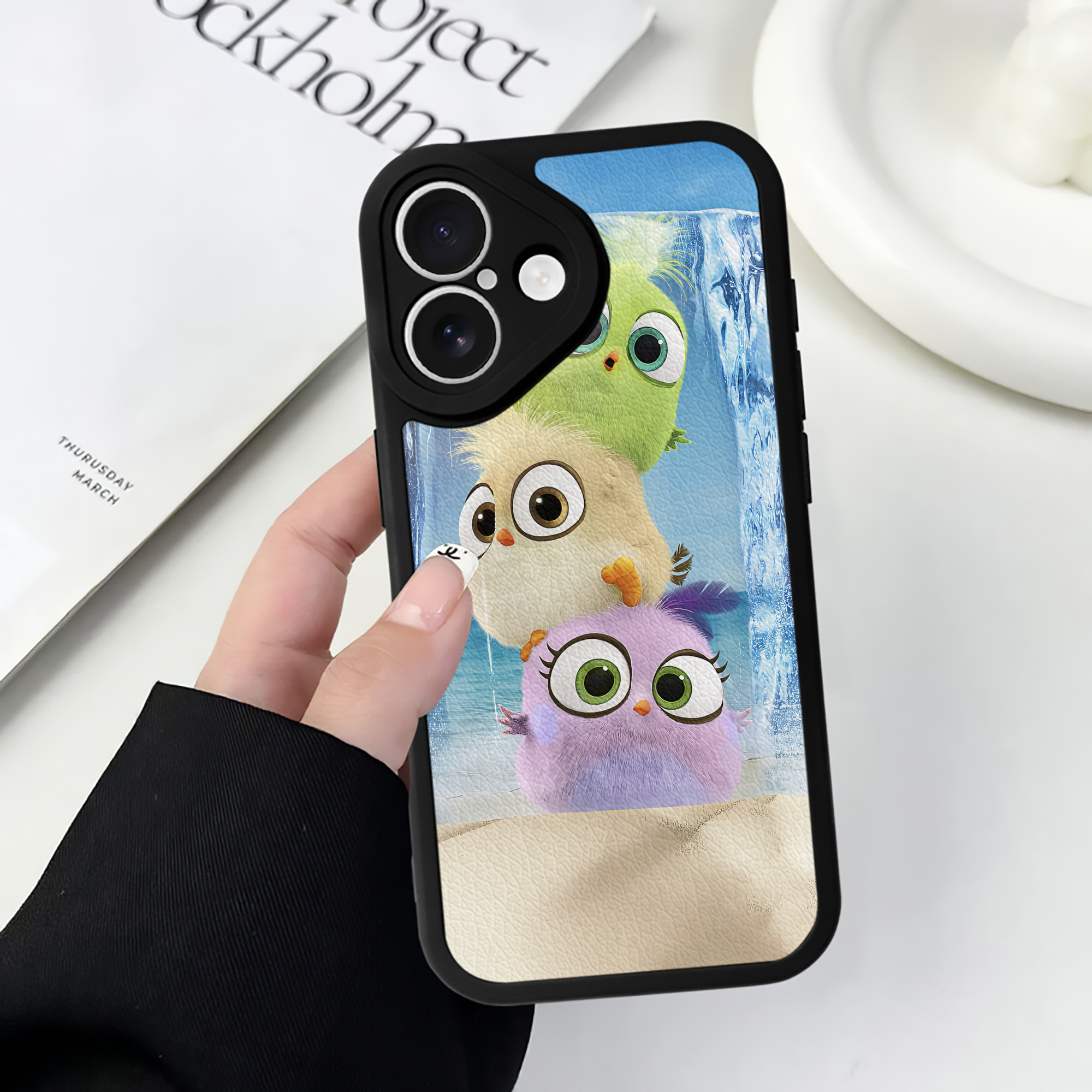 （画像用） Angry Birds アングリーバード 【iPhone 16シリーズ対応】シリコンスマホケース（レザー調） 材質：シリコン